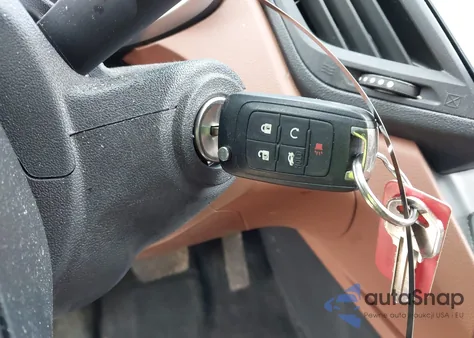 2017 Chevrolet Equinox Premier z USA, uszkodzony, nr VIN 2GNFLGE33H6235130